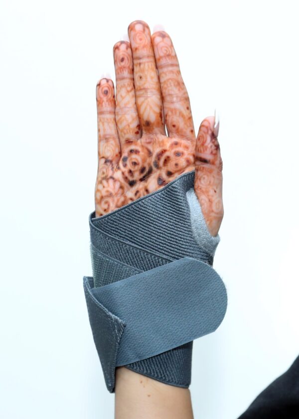 Pioneer Evercare Wrist Brace with Thumb - Image 4